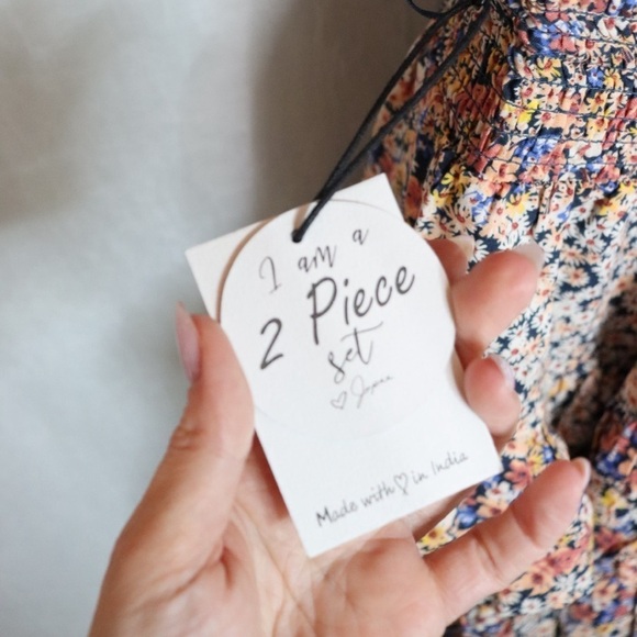 JAPNA Two-piece Outfit | Floral skirt and crop top - Picture 5 of 10
